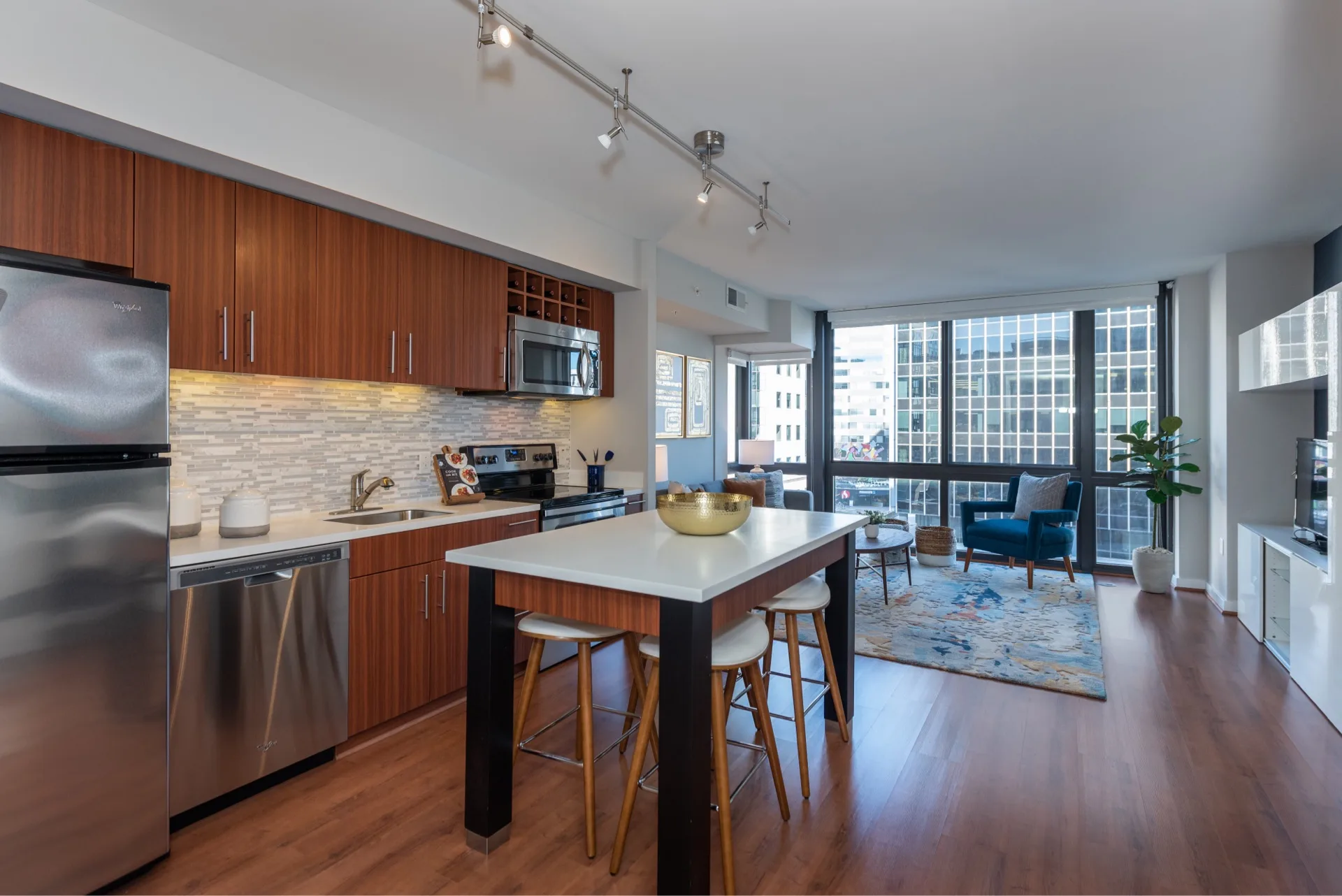 Ample space for cooking and entertaining guests